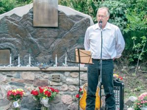 Jerry Shafer, a survivor of the 1976 flood, tells his story of riding the wave of floodwaters and losing his friend and neighbor in the Big Thompson Canyon Flood of 1976 at the 38th Annual Remembrance of the flood on Thursday, July 31 near Drake in the Big Thompson Canyon. This year’s ceremony was even more significant with the floods of 2013 fresh on everyone’s minds. All photos by Bob McDonnell/ The Surveyor