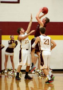 Berthoud's Cody Braesch goes up for a shot during the boys' game against the Windsor Wizards on Jan. 17.  Angie Purdy / The Surveyor